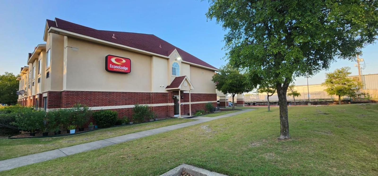 Econo Lodge Inn & Suites Mesquite - Dallas East Exterior foto